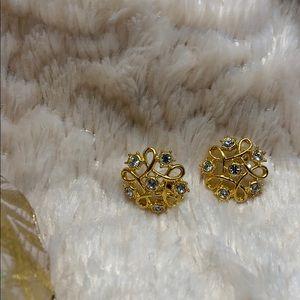 💜💜💜 3/$30 So pretty! Unusual style snowflake earrings! #495